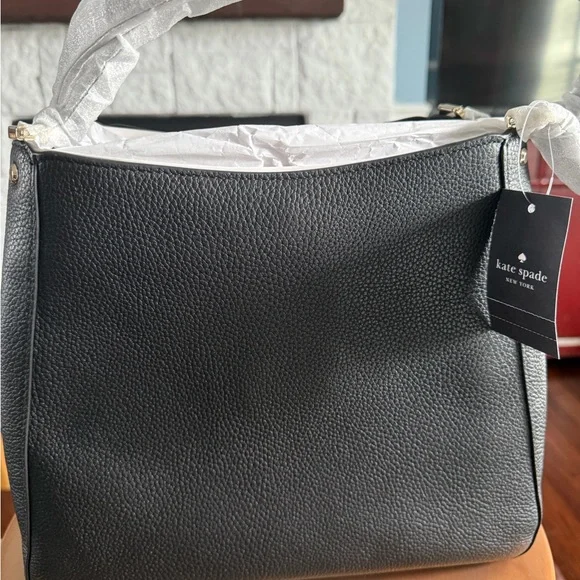 kate spade black pebbled leather shoulder bag with gold logo - Picture 3 of 4
